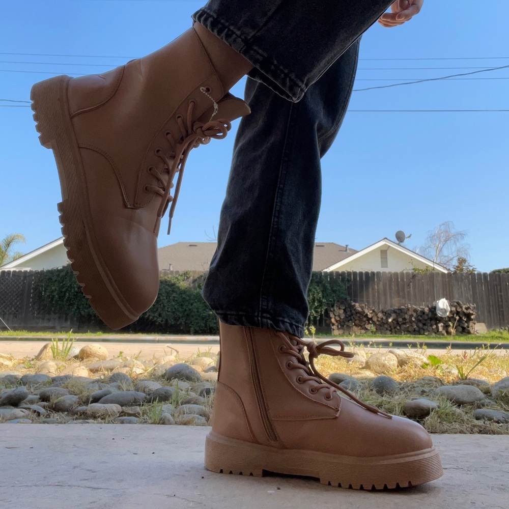 BRAND NEW SUPER CUTE BOOTS!